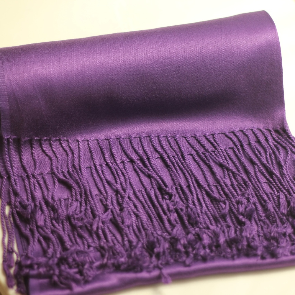 NWT Violet Pashmina Women's Scarf / Wrap / Shawl